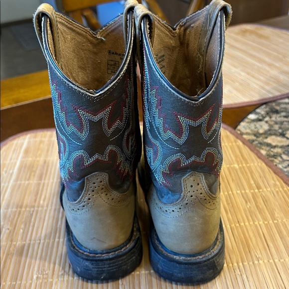 ARIAT BOYS WORKHOG PULL ON WESTERN BOOTS SZ 1 - Picture 4 of 15